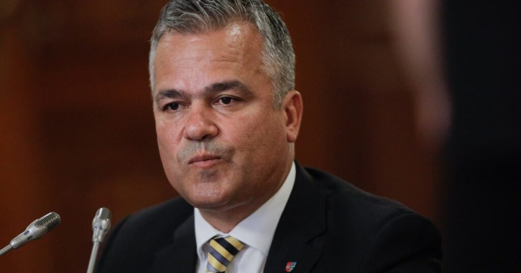 Zile decisive pentru Guvernul Vețea: Parlamentul stabilește calendarul învestirii "Guvernul Vețea: Calendarul Învestirii Stabilit de Parlament în Zilele Decisive"