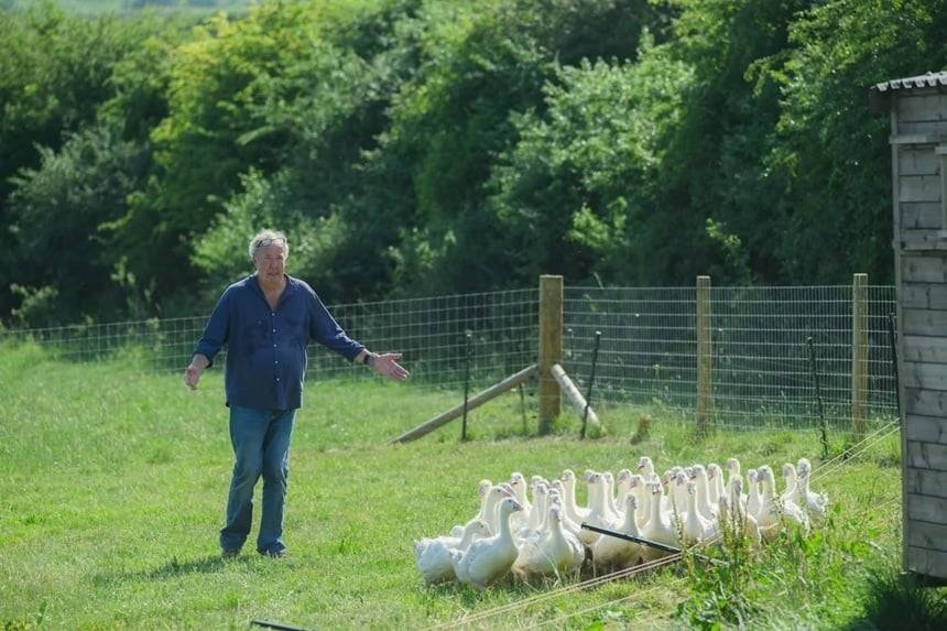 Jeremy Clarkson a reușit să obțină remisia după ce a fost diagnosticat cu cancer de prostată "Jeremy Clarkson Obține Remisia După Diagnosticul cu Cancer de Prostată"