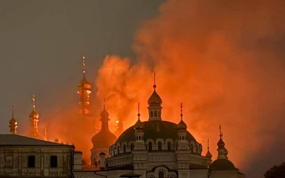 Ministrul de Externe francez compară atacul asupra catedralei din Kiev cu Notre-Dame Ministrul de Externe francez compară atacul asupra catedralei din Kiev cu Notre-Dame