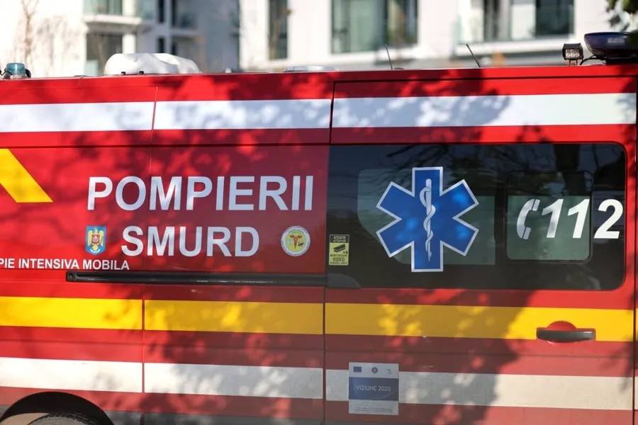 Peste 5.400 de intervenții în trei zile: Pompierii au salvat 104 persoane și au ajutat aproape 4.200 de victime "Pompierii au efectuat peste 5.400 de intervenții în trei zile, salvând 104 vieți și sprijinind aproape 4.200 de victime"