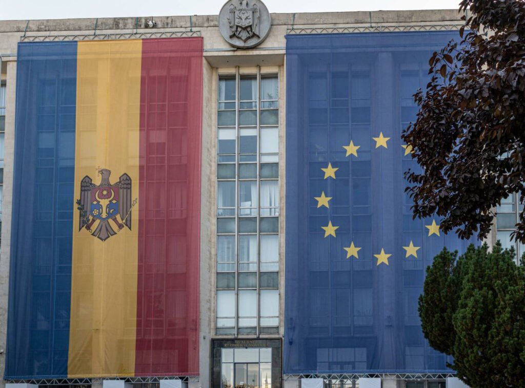 Aderarea Republicii Moldova la UE devine ireversibilă: Ținta 2028 e fezabilă cu reforme în Chișinău, susține Negrescu "Aderarea Republicii Moldova la UE devine ireversibilă: Negrescu susține reformele din Chișinău și ținta 2028"
