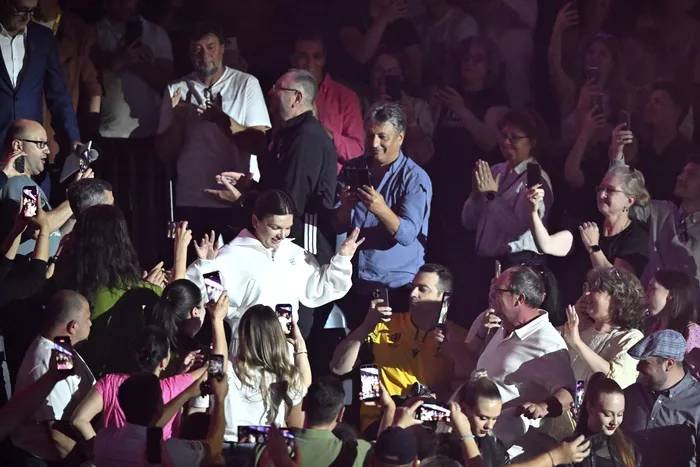 Simona Halep, discurs emoționant la retragerea de la Cluj: Sunt un om împlinit "Simona Halep: Discurs Emoționant la Retragerea de la Cluj - 'Sunt un Om Împlinit'"