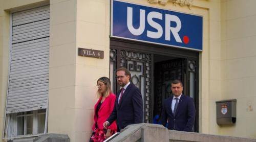 Bunicii: Cheia sănătății mintale a tinerilor "Bunicii: Sursa Esențială a Sănătății Mintale pentru Tineri"