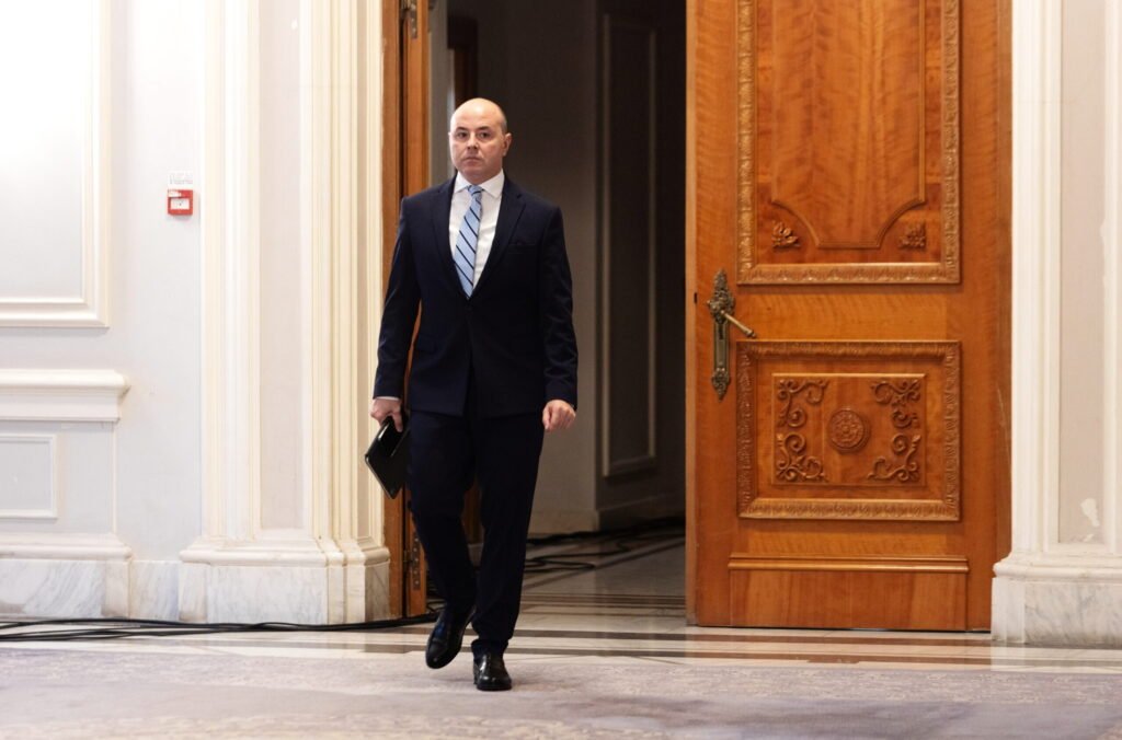 „Contravine politicii oficiale a României”