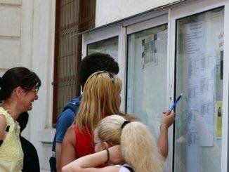 Evaluarea Națională 2026: Nouă din zece note contestate au fost modificate după reevaluare "Evaluarea Națională 2026: 90% din Notele Contestate Modificate După Reevaluare"