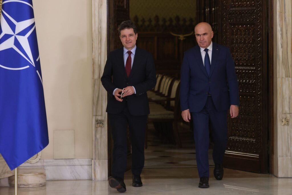 Ce spun doi foști judecători ai CCR despre guvernul demis Bolojan și dilemele lui Nicușor Dan "Opinile Foștilor Judecători CCR despre Guvernul Demis Bolojan și Provocările lui Nicușor Dan"