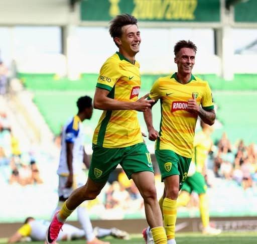 Fotbal: Andrei Florea a marcat primul său gol pentru MSK Zilina "Andrei Florea Scores First Goal for MSK Zilina in Exciting Match"
