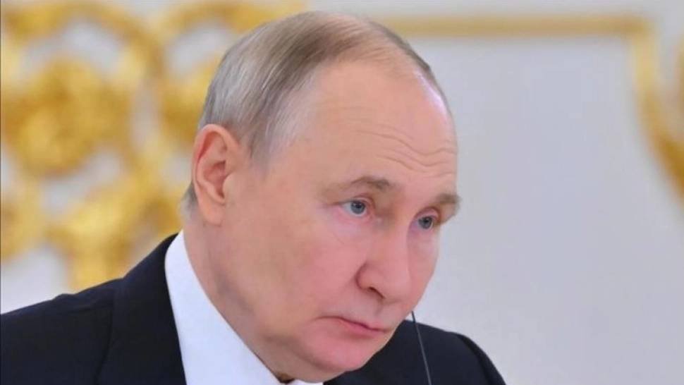 Ce le răspunde Putin rușilor supărați că nu mai au benzină "Răspunsul lui Putin la supărarea rușilor din cauza lipsei de benzină"