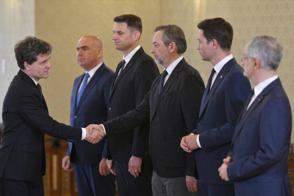 Bolojan: Nicușor Dan a refuzat propunerea ca Siegfried Mureșan să devină premier "Nicușor Dan Respinge Propunerea Ca Siegfried Mureșan Să Fie Premier: Detalii și Analiză"