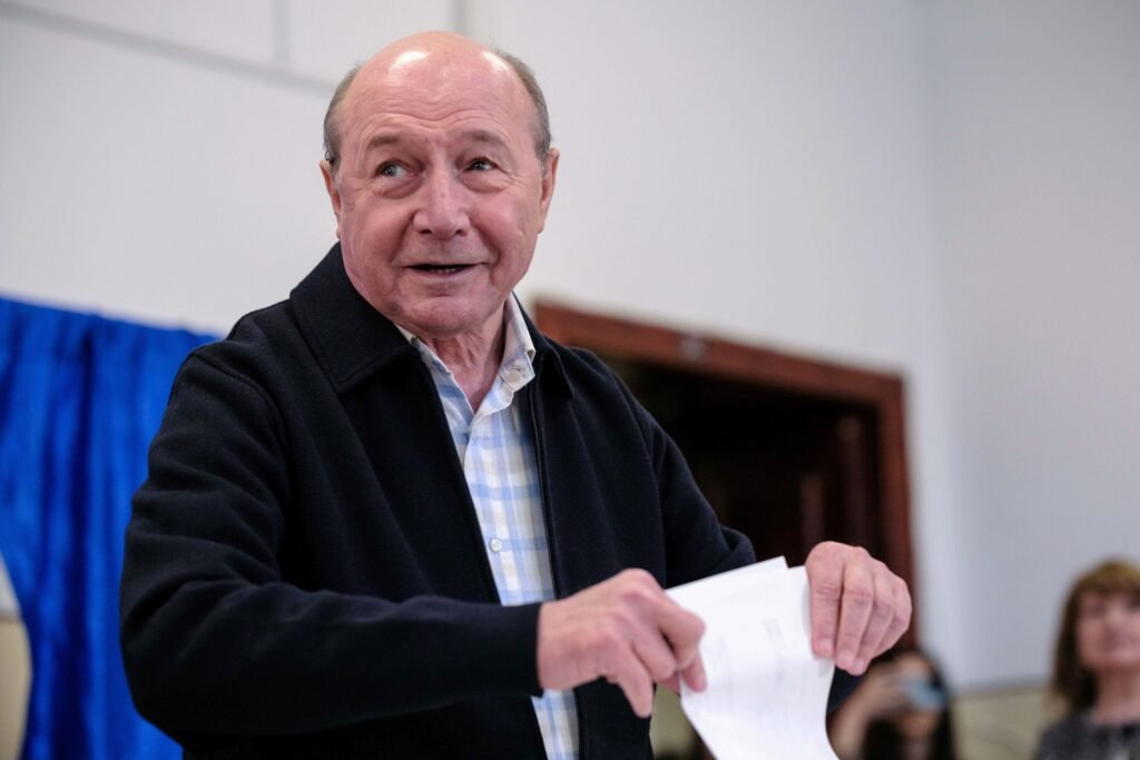"Băsescu Critică Solicitarea Ridicolă a Lui Nicușor Dan: O Condiție Neconstituțională"