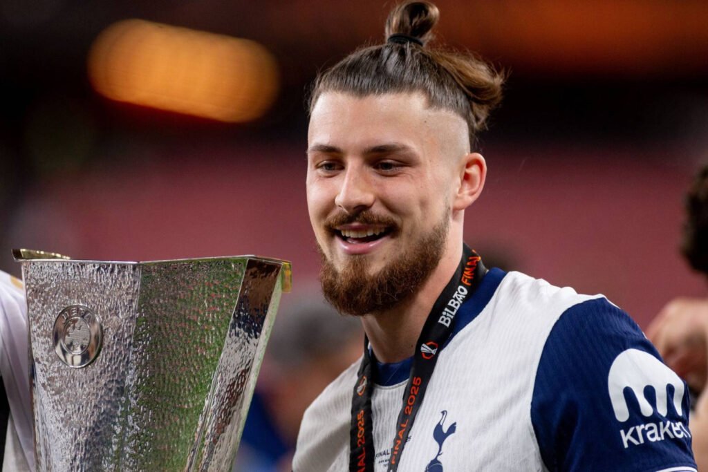 Radu Drăgușin s Radu Drăgușin: Rising Star in Romanian Football