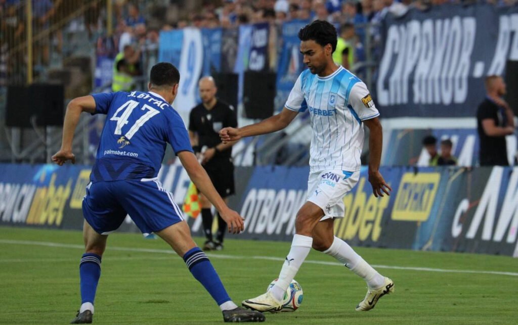 "Universitatea Craiova Eliminată din Liga Campionilor de Levski Sofia După un Meci Spectaculos"