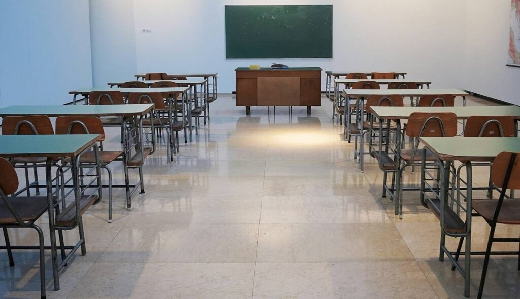 Rezultatele Evaluării Naționale: 79% dintre Elevi Au Obținut Medii Peste 5, Scădere Față de Anul Trecut, Doar 7 Candidați cu Media 10
