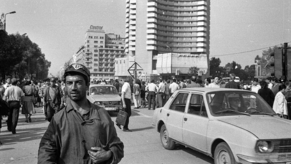 Drepturile pentru victimele Mineriadei nu se acordă automat. Ce condiții trebuie îndeplinite "Drepturile Victimelor Mineriadei: Condițiile Necesare pentru Acordare"