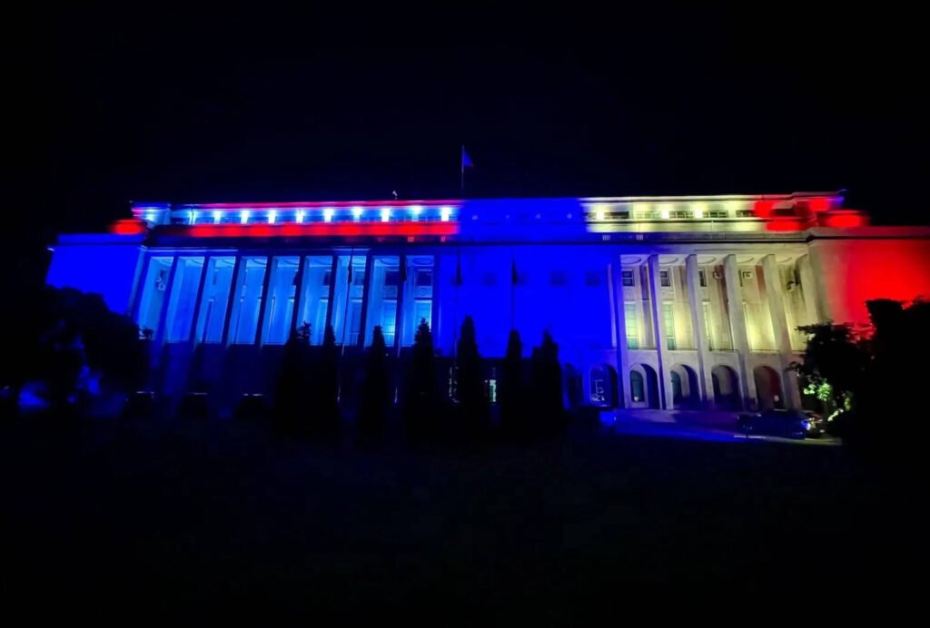 Bucureștiul se iluminează în roșu, alb și albastru pentru Freedom 250, aniversarea a 250 de ani de la fondarea SUA "Bucureștiul strălucește în roșu, alb și albastru cu ocazia Freedom 250 - 250 de ani de la fondarea SUA"