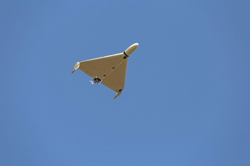 Ucraina forțează Rusia să oprească transportul maritim în Marea Azov prin atacuri cu drone "Ucraina Întâmpină Provocări Maritime: Atacuri cu Drone Forțează Rusia să Oprească Transportul în Marea Azov"
