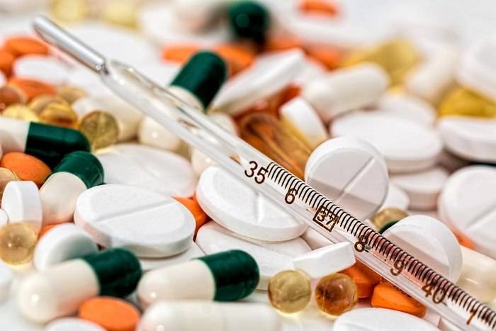Avertismentul medicilor: Pastilele din farmacii pot deveni toxice sau își pierd efectul din cauze legate de caniculă "Cum canicula afectează pastilele din farmacii: risc de toxicitate și pierdere a efectului"