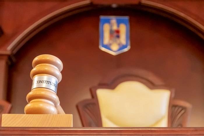 CCR validează inițiativa cetățenească pentru legile Educației; sindicatele solicită adoptarea rapidă de către parlamentari CCR aprobă inițiativa cetățenească pentru legile Educației; sindicatele cer adoptarea rapidă de către Parlament