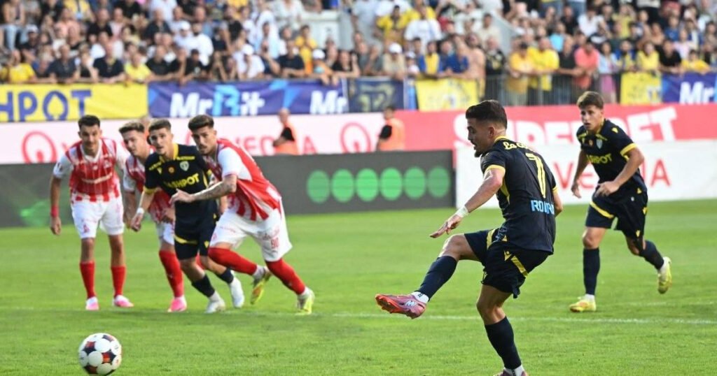 Dinamo a schimbat sigla, a schimbat și norocul. Bucureștenii, învinși de Petrolul în prima etapă "Dinamo Schimbă Sigla și Norocul: Înfrângere în Prima Etapă cu Petrolul"