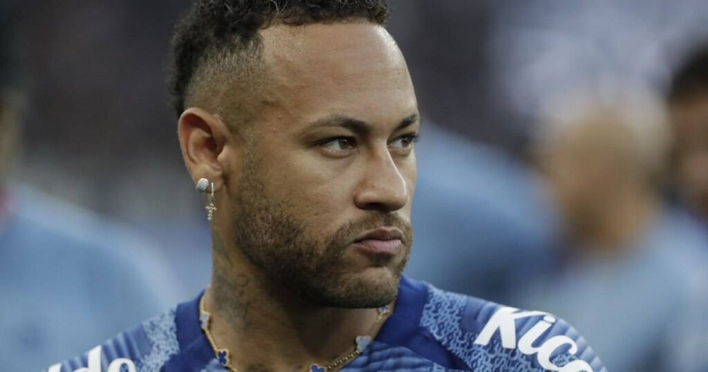 "Neymar Investigated for Verbal Abuse of Teammates in Santos Dressing Room Scandal"