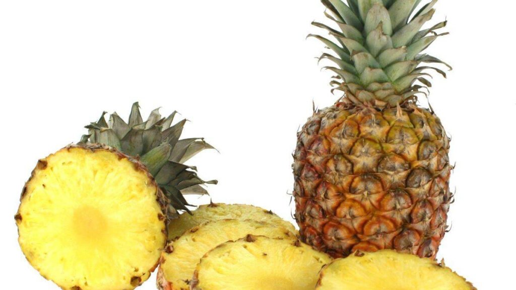 Metoda în 4 pași pentru a tăia un ananas perfect Cum să tai un ananas perfect în 4 pași simpli