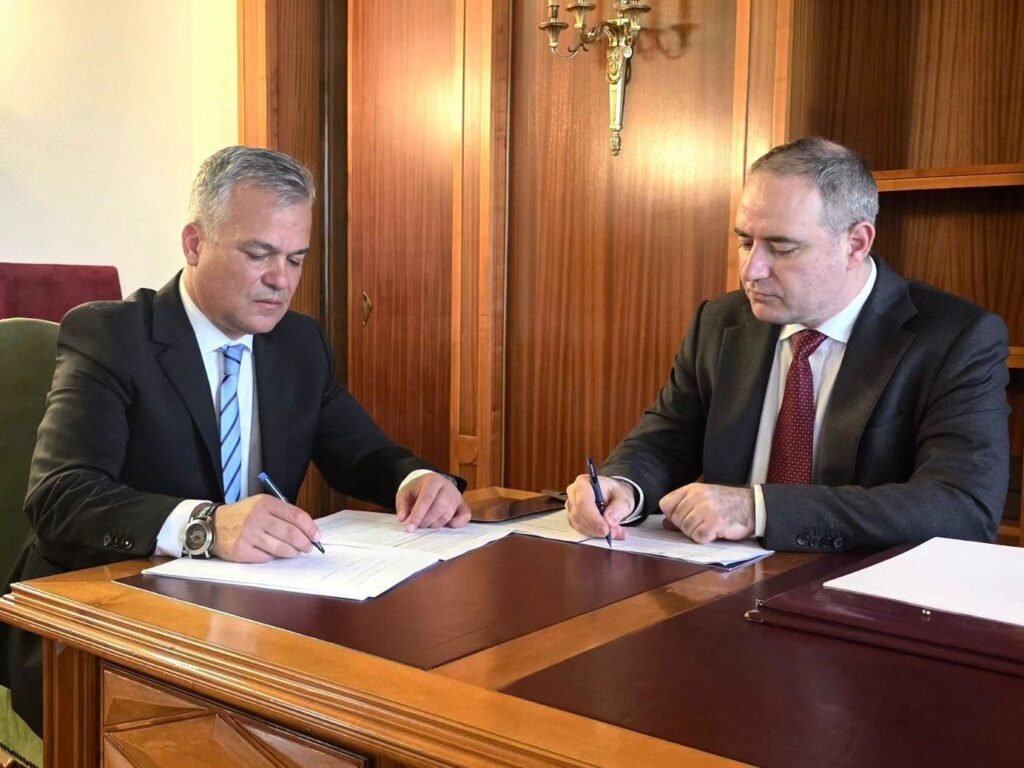 "Adrian Veştea Reconferă Pe Alexandru Nazare Ca Ministru de Finanţe - Anticipări Despre Votul de Învestitură în Parlament"