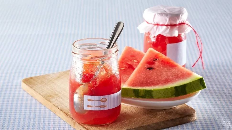 Descoperă cum cojile de pepene pot deveni o dulceață delicioasă: rețeta simplă pe care trebuie să o încerci! "Rețetă simplă: Transformă cojile de pepene în dulceață delicioasă!"