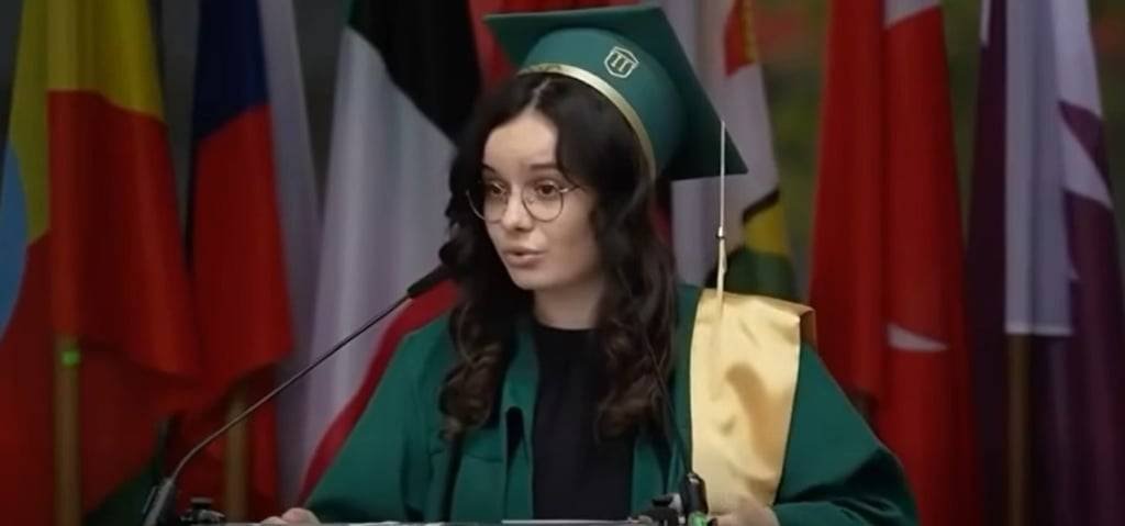 Mesaj viral al unei șefe de serie de la UMF Iași despre condițiile de studiu VIDEO "Mesaj Viral al Șefei de Serie de la UMF Iași despre Condițiile de Studiu - VIDEO"