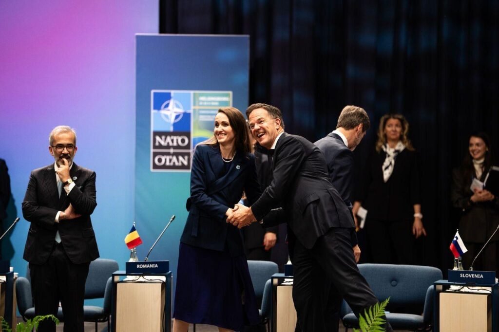 Oana Țoiu anunță participarea la Summitul NATO de la Istanbul alături de Mark Rutte, fotografiat la ministeriala NATO din Suedia Oana Țoiu Participă la Summitul NATO de la Istanbul Alături de Mark Rutte, Fotografiați la Ministeriala NATO din Suedia