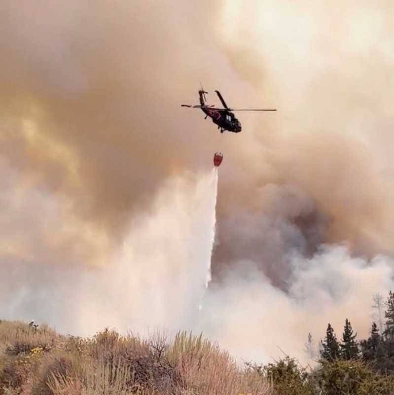 VIDEO SUA: Zeci de mii de evacuări în fața unui incendiu de vegetație în Nevada "Incendiu de Vegetație în Nevada: Zeci de Mii de Evacuări în Urgență"