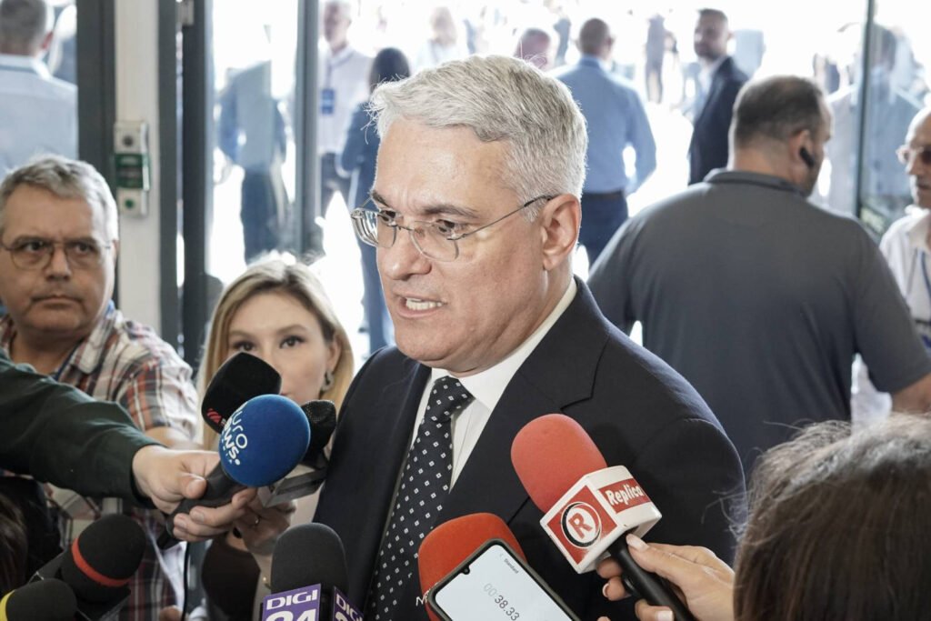 După Oana Gheorghiu, și Dragoș Pîslaru își asumă public mandatul de președinte al unei filiale PNL din Capitală Dragoș Pîslaru Își Asumă Public Mandatul de Președinte al Filialei PNL din Capitală, După Oana Gheorghiu