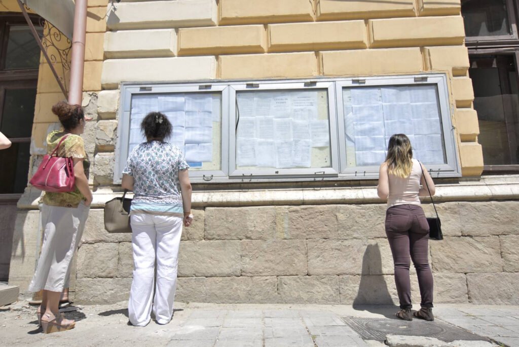 Rezultatele BAC 2026, sesiunea de toamnă: ora afișării primelor note înainte de contestații Rezultatele BAC 2026: Afișarea primelor note în sesiunea de toamnă înainte de contestații