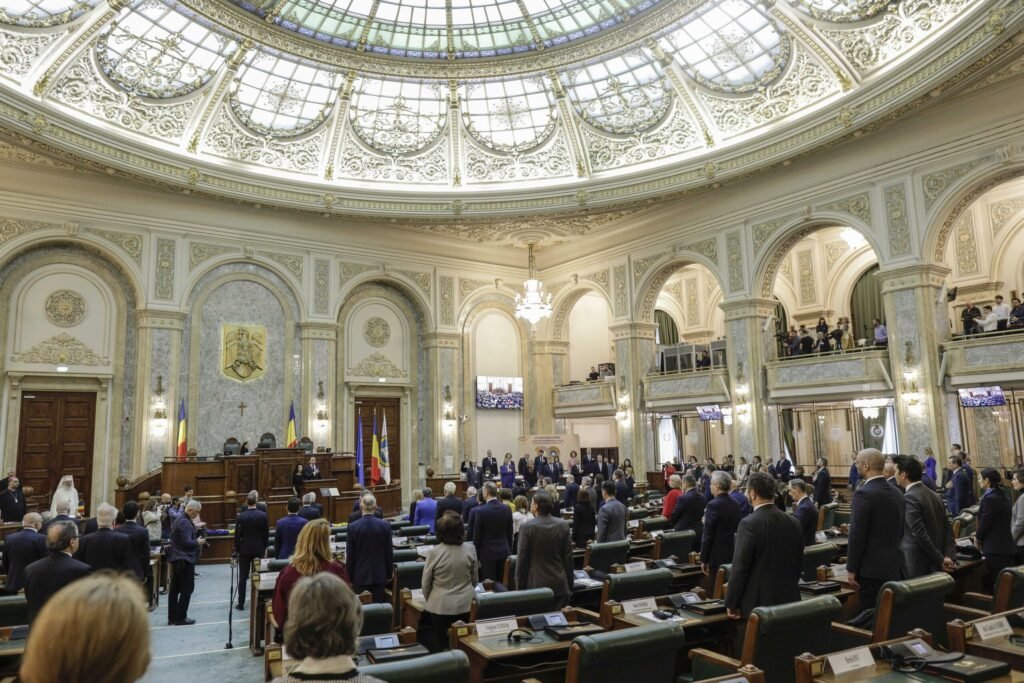 Parlamentul a adoptat noua Lege a integrității, cu amendamentul PSD pentru Fritz. Circ în Senat cu amante și parteneriate gay "Parlamentul adoptă Legea Integrității: Amendament PSD pentru Fritz și Controverse în Senat despre Parteneriate Gay"