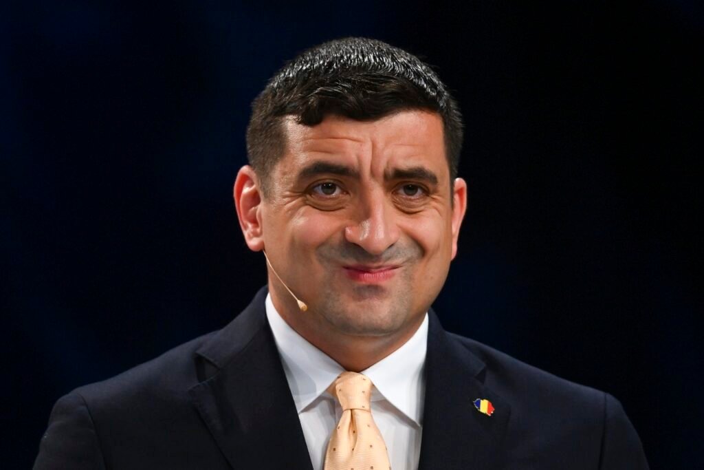 "AUR Propune Modificări Constituționale și Alegeri Anticipate: Implicații și Riscuri pentru Președinte"