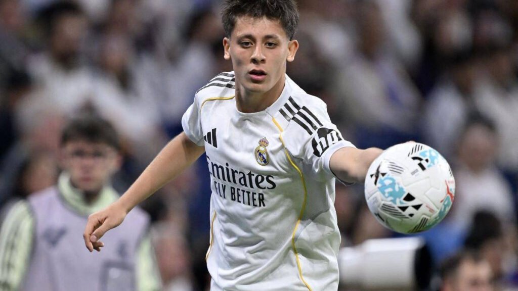 Arda Güler, PSG face o ofertă uriașă: 115 milioane de euro pentru starul lui Real Madrid, Fenerbahçe poate încasă 23 de milioane. "PSG Offers €115 Million for Real Madrid Star Arda Güler, Fenerbahçe Set to Earn €23 Million"