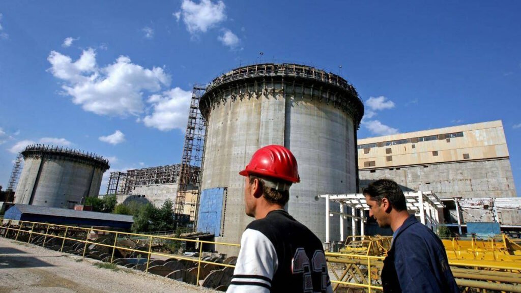Nuclearelectrica se confruntă cu vacanța funcției de director general după demisia lui Cosmin Ghiță "Nuclearelectrica Facing Leadership Gap After CEO Cosmin Ghiță's Resignation"