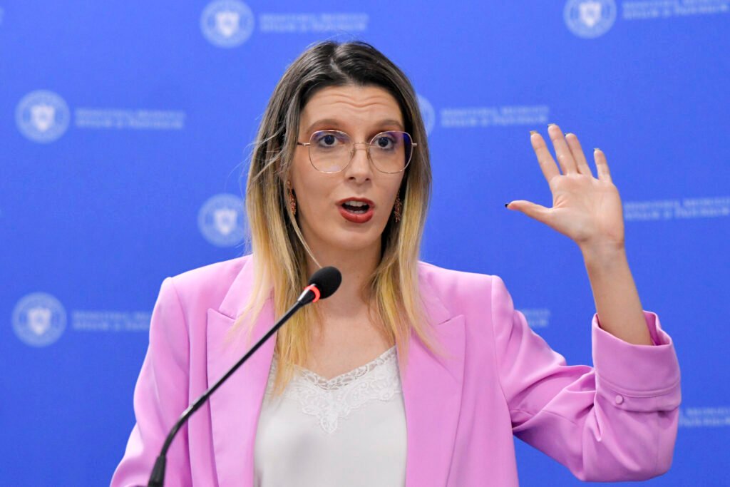 "Diana Buzoianu Acuză Miniștrii PSD și Fosta Guvernare pentru Eșecul Realimentării Centralei de la Cernavodă"