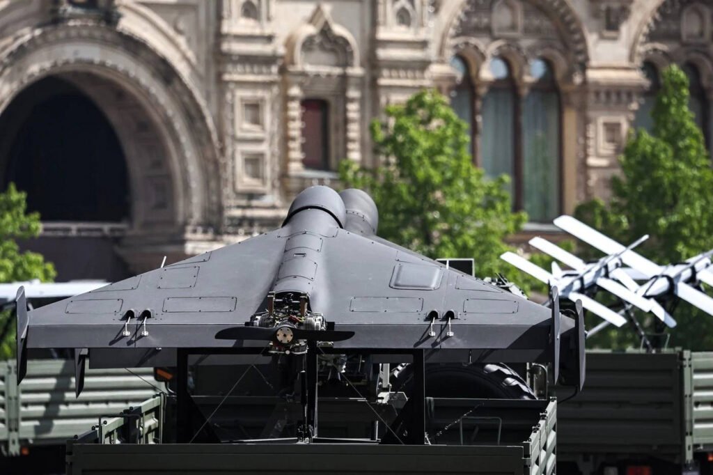 Kremlinul a ieșit la cumpărături de frica dronelor ucrainene. Cererea de echipamente anti "Kremlinul își întărește securitatea: Cererea de echipamente anti-dronă crește din cauza amenințărilor ucrainene"