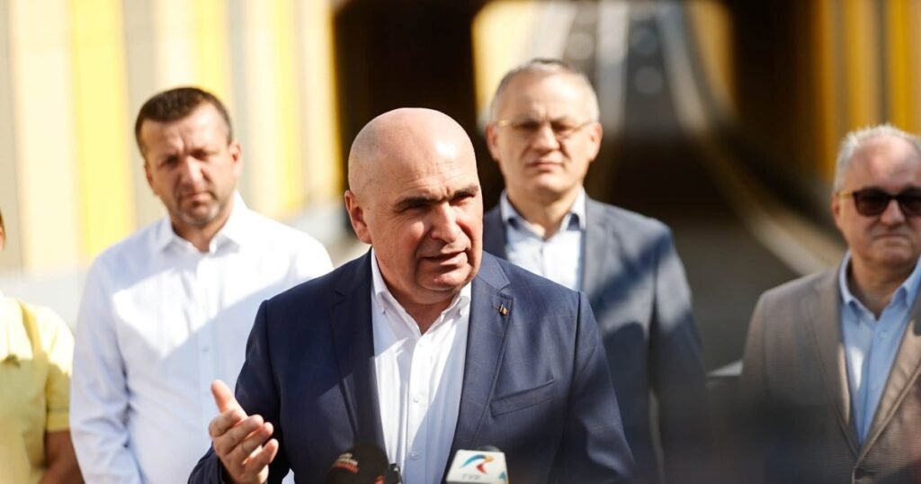 Bolojan, primul răspuns în scandalul Pahonțu. Premierul interimar cere clarificarea faptelor din 1989 și susține limitarea mandatelor șefilor serviciilor "Bolojan Răspunde Scandalului Pahonțu: Premierul Interimar Solicită Clarificări și Limitarea Mandatelor În Serviciile Secrete"