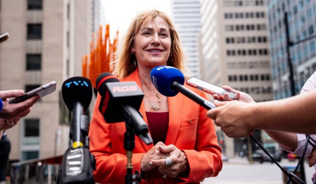 Nadia Comăneci, Doctor Honoris Causa la Montreal, orașul unde a obținut primul 10 perfect din istoria gimnasticii "Nadia Comăneci Primește Titlul de Doctor Honoris Causa la Montreal, Orașul Primei Note 10 Perfect în Gimnastică"