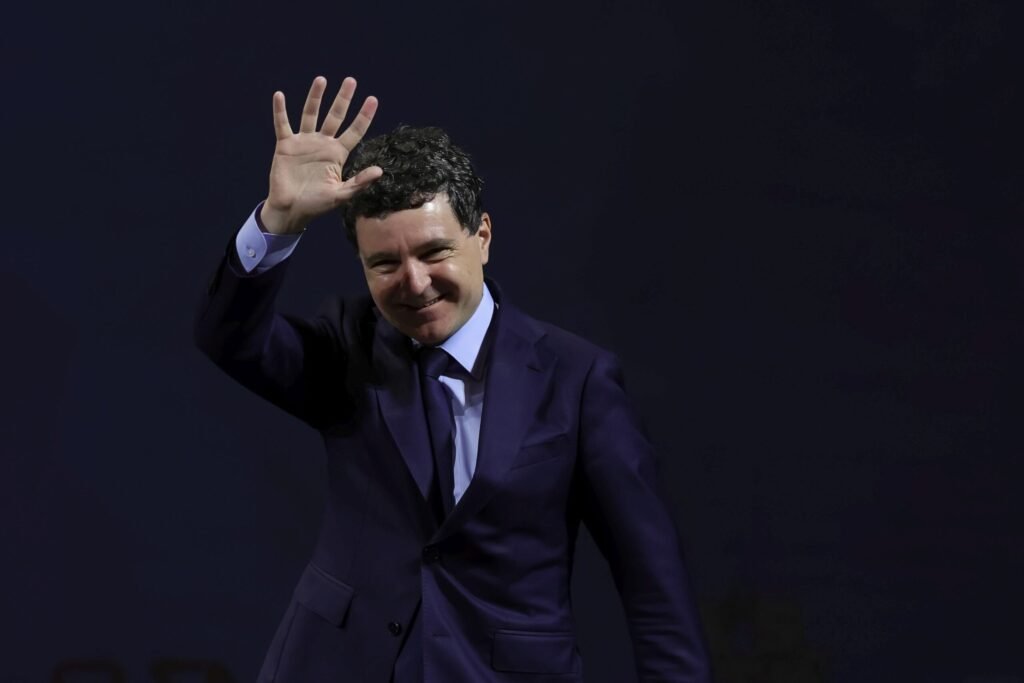 Nicuşor Dan a ales din nou mănăstirea de Ziua Marinei Nicuşor Dan a ales mănăstirea pentru a celebra Ziua Marinei cu tradiție și spiritualitate