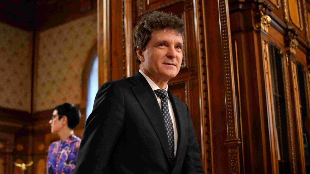 "Nicușor Dan Propune Schimbări Legislative în Răspuns la Deciziile CCR"
