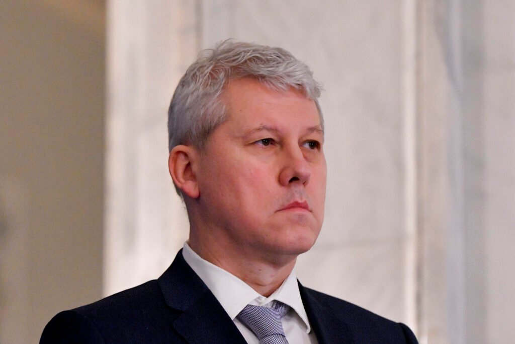 Predoiu explică de ce Guvernul nu își asumă proiectul pe legea integrității depus în Parlament: A fost o decizie politică și de stat Predoiu: Motivele Guvernului pentru Neasumarea Proiectului Legii Integrității în Parlament