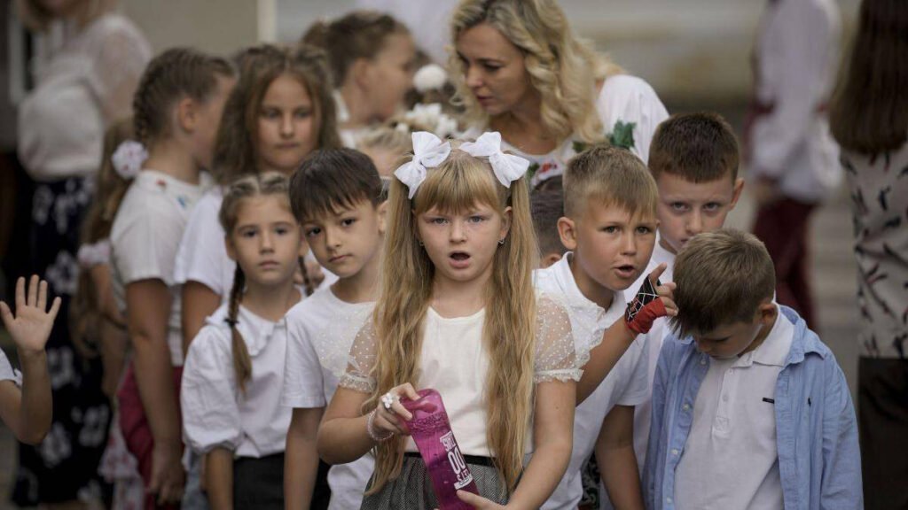 Prima zi de școală pe 7 septembrie: părinții au liber sau nu? Răspunsul surprinzător "Prima zi de școală pe 7 septembrie: Părinții au liber sau nu? Răspuns surprinzător"