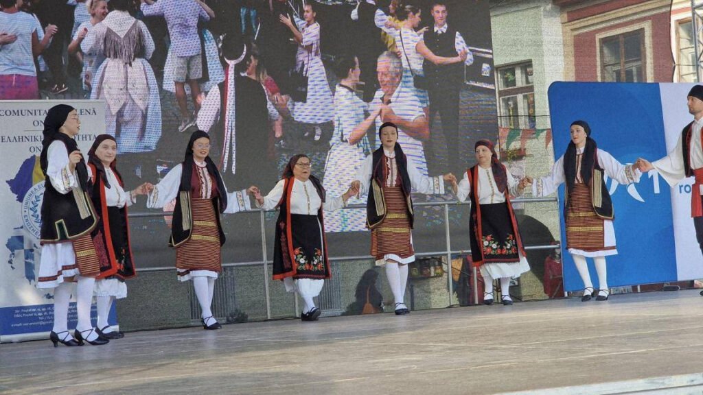 ProEtnica: un sfert de secol. Festivalul salvat prin solidaritate la Sighișoara ProEtnica: Festivalul de Solidaritate din Sighișoara, sărbătorind 25 de ani de cultură și diversitate