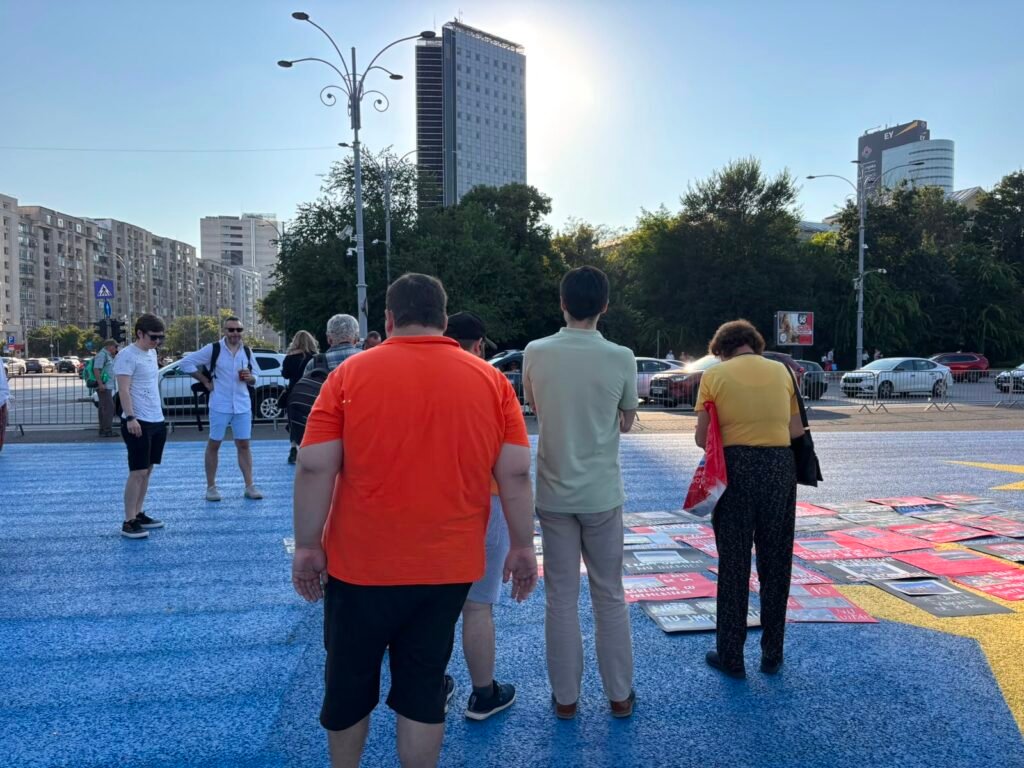 Protest în Piața Victoriei: Bucureștenii comemorează 8 ani de la evenimentele din 10 August amid disputes