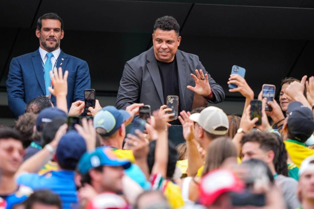 "Ronaldo Nazario înfruntă criticile după eliminarea Braziliei: Vinicius Junior și dezbaterea post-Cupa Mondială"