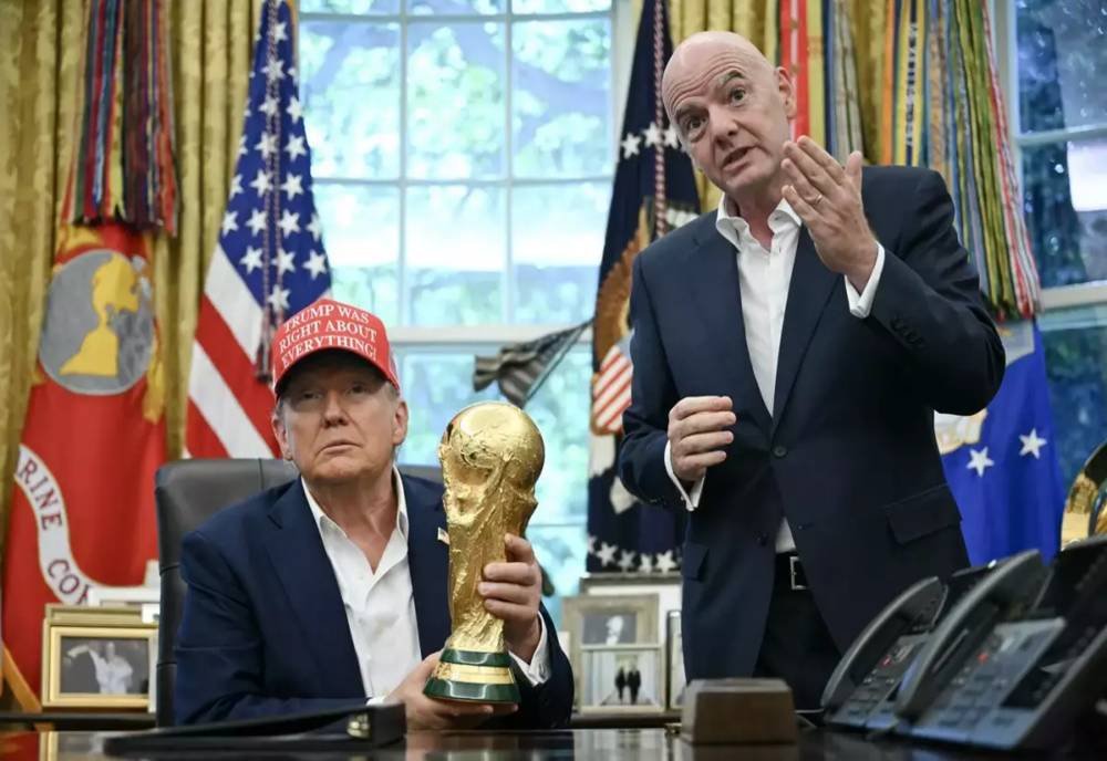 Donald Trump susține că FIFA ar comite o greșeală uriașă dacă îl înlocuiește pe Gianni Infantino Donald Trump avertizează: „FIFA ar face o greșeală uriașă înlocuindu-l pe Gianni Infantino”