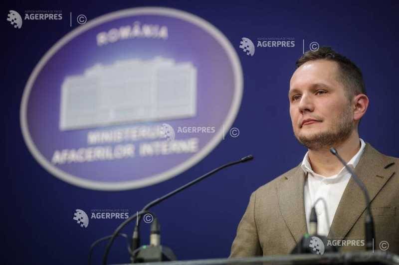 Protest în Piața Victoriei: Prefectul Capitalei, Andrei Nistor, afirmă că huliganii sunt cei care organizează, nu oierii "Conflict în Piața Victoriei: Prefectul Andrei Nistor Acuză Huliganii de Organizarea Protestului"