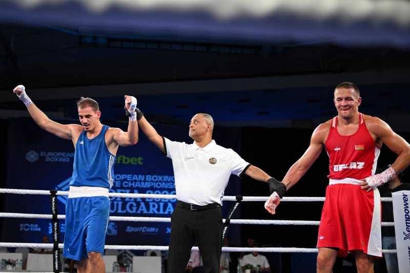 Marian Buleu și Andrei Găvae, calificați în optimile Campionatelor Europene de la Sofia (GALERIE FOTO) "Marian Buleu și Andrei Găvae Avansează în Optimile Campionatelor Europene de la Sofia - Galerie Foto"